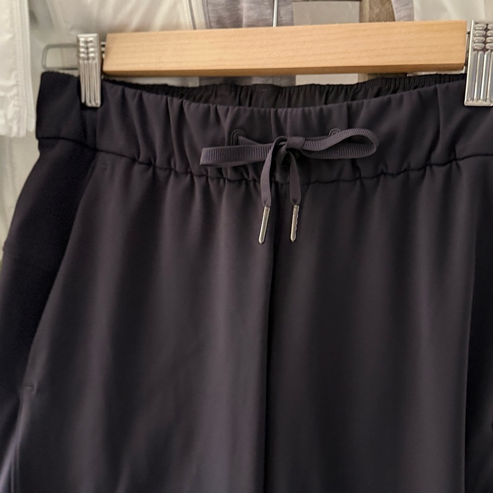 Lululemon on the fly pants